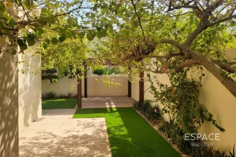 Vila u The Lakes, Dubai, UAE 4 spavaćih soba, 254 m2 Br. 738195 - fotografija 16