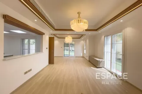 Villa zur Miete in The Lakes, Dubai, VAE 3 Schlafzimmer, 223 m2 Nr. 738194 - Foto 6
