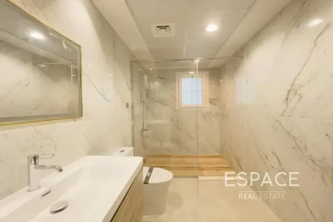 Villa zur Miete in The Lakes, Dubai, VAE 3 Schlafzimmer, 223 m2 Nr. 738194 - Foto 10