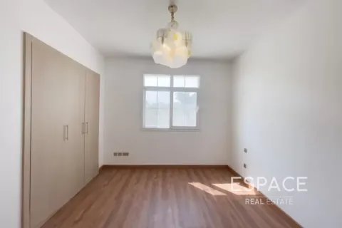 Villa zur Miete in The Lakes, Dubai, VAE 3 Schlafzimmer, 223 m2 Nr. 738194 - Foto 7