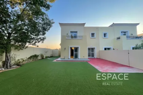 Villa zur Miete in The Lakes, Dubai, VAE 3 Schlafzimmer, 223 m2 Nr. 738194 - Foto 1
