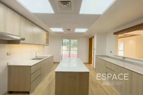 Villa zur Miete in The Lakes, Dubai, VAE 3 Schlafzimmer, 223 m2 Nr. 738194 - Foto 4