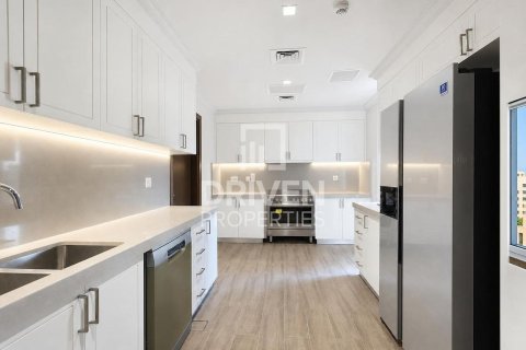 Willa do wynajęcia w Jumeirah, Dubai, ZEA 4 sypialnie, 576.93 mkw., nr 765537 - zdjęcie 16