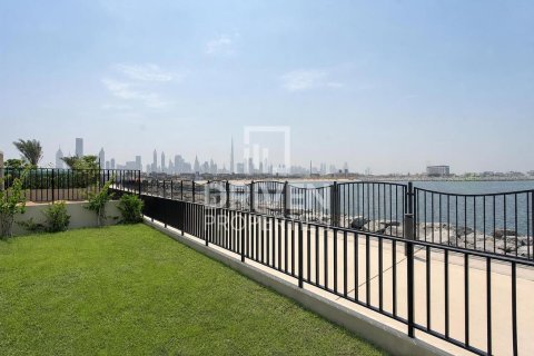 Villa a Jumeirah, Dubai, EAU 4 camere da letto, 576.93 mq. № 765537