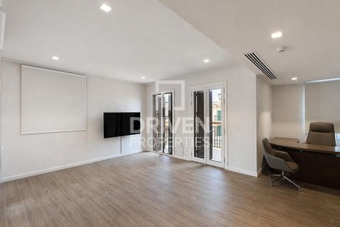 Willa do wynajęcia w Jumeirah, Dubai, ZEA 4 sypialnie, 576.93 mkw., nr 765537 - zdjęcie 17