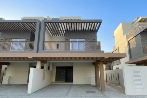 Radhus i DAMAC Hills (Akoya by DAMAC), Dubai, UAE 4 sovrum, 224 kvm Nr. 734474