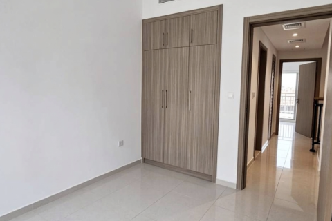 Townhouse sa DAMAC Hills (Akoya by DAMAC), Dubai, UAE 4 silid-tulugan, 224 sq.m. № 734474 - larawan 10