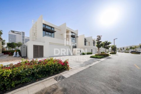 Villa em Mohammed Bin Rashid City, Dubai, EAU 4 quartos, 634.71 m2 № 742411
