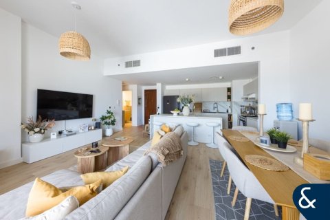 Appartamento in affitto a Jumeirah Golf Estates, Dubai, EAU 2 camere da letto, 127 mq. № 688909 - foto 2