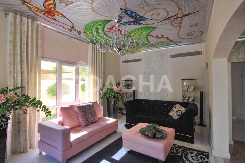 Vilë në Meadows, Dubai, Emiratet e Bashkuara Arabe 5 dhoma gjumi, 570 m2. № 706689 - Foto 10