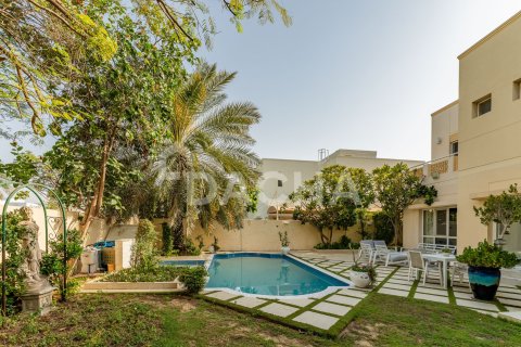 Vilë në Meadows, Dubai, Emiratet e Bashkuara Arabe 5 dhoma gjumi, 570 m2. № 706689 - Foto 7