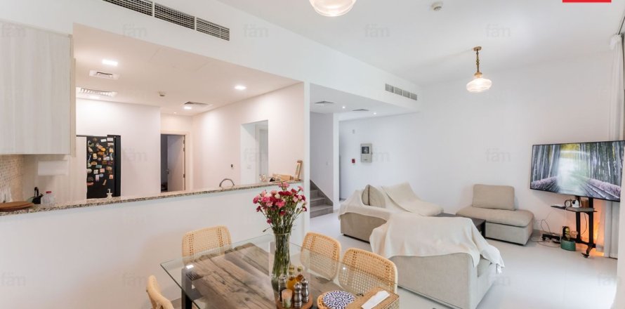 Kaupunkipientalo Dubai, Arabiemiraatit 3 makuuhuonetta, 181.1 m2 № 719591