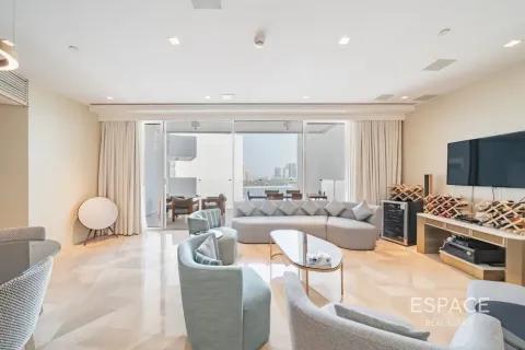 Apartament de închiriat în Palm Jumeirah, Dubai, EAU 3 dormitoare, 258 mp.  №738525 - poză 4