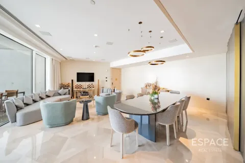 Apartament de închiriat în Palm Jumeirah, Dubai, EAU 3 dormitoare, 258 mp.  №738525 - poză 2