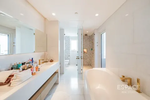 Apartament de închiriat în Palm Jumeirah, Dubai, EAU 3 dormitoare, 258 mp.  №738525 - poză 10