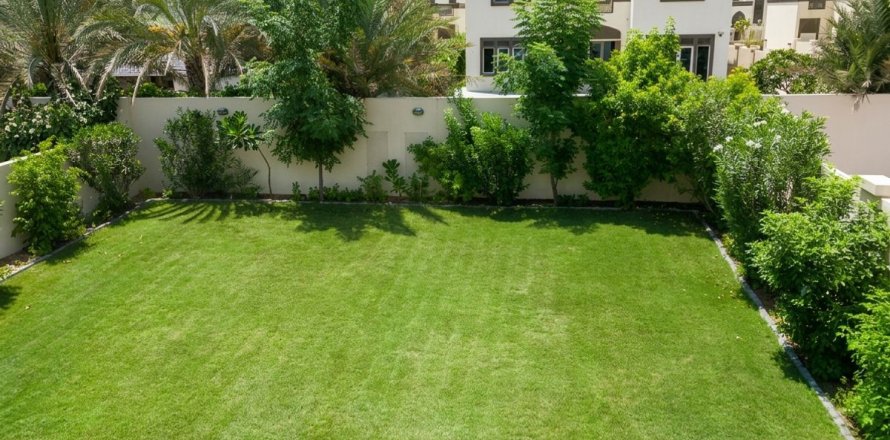 Вилла Jumeirah Park, Дубай, БАӘ-да 3 жатын бөлмелер, 675.4 м² № 720321