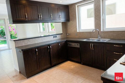 Вилла Jumeirah Park, Дубай, БАӘ-да 3 жатын бөлмелер, 675.4 м² № 720321 - фото 13