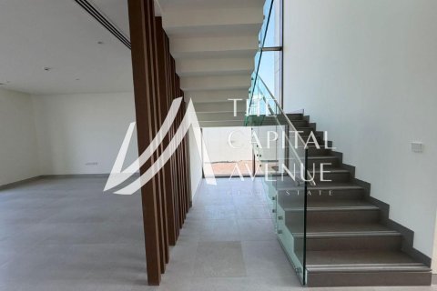 Villa til leie i Abu Dhabi, Emiratene 4 soverom, 538 kvm Nr. 681388 - Foto 2