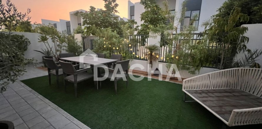 Dubai Land, Dubai, संयुक्त अरब अमीरात में टाउनहाउस, 4 बेडरूम, 234 वर्ग मीटर, संख्या 706893
