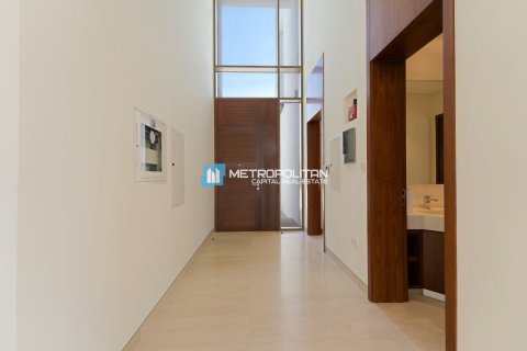 Vilă de închiriat în Abu Dhabi, EAU 5 dormitoare, 565.9 mp. №689623 - poză 31