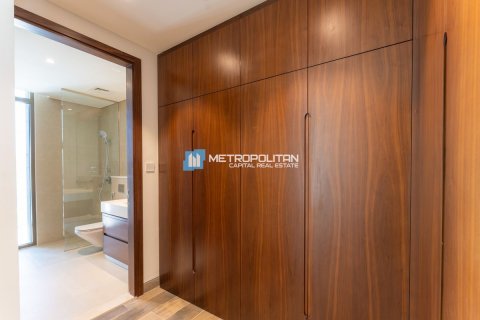 Vilă de închiriat în Abu Dhabi, EAU 5 dormitoare, 565.9 mp. №689623 - poză 15