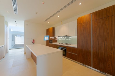 Vilă de închiriat în Abu Dhabi, EAU 5 dormitoare, 565.9 mp. №689623 - poză 27