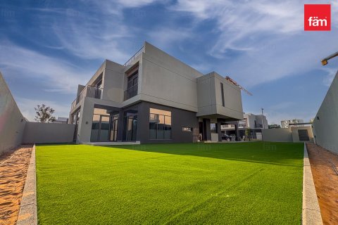 Villa te huur in Dubai, VAE 4 slaapkamers, 411.7 vr.m., nr 655658 - foto 7