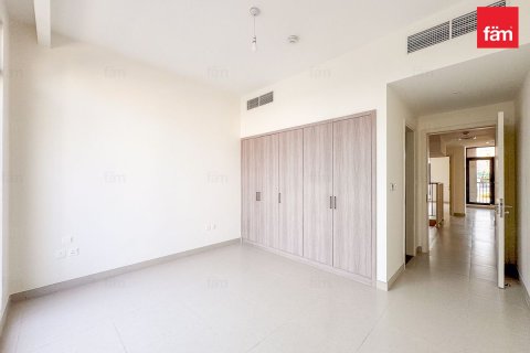 Villa te huur in Dubai, VAE 4 slaapkamers, 411.7 vr.m., nr 655658 - foto 4