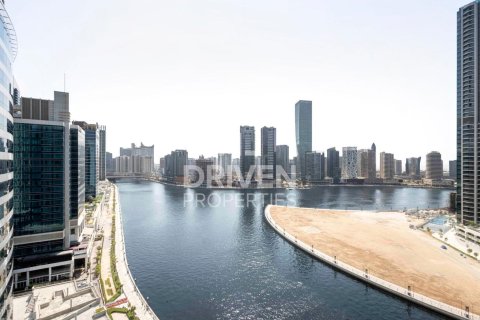 Apartemen di Business Bay, Dubai, UEA 2 kamar tidur, 117 m2 nomor 654738 - foto 2