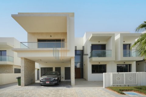 Снять в аренду виллу на Остров Яс, Абу-Даби, ОАЭ 4 спальни, 354.8м2, № 669996 - фото 1