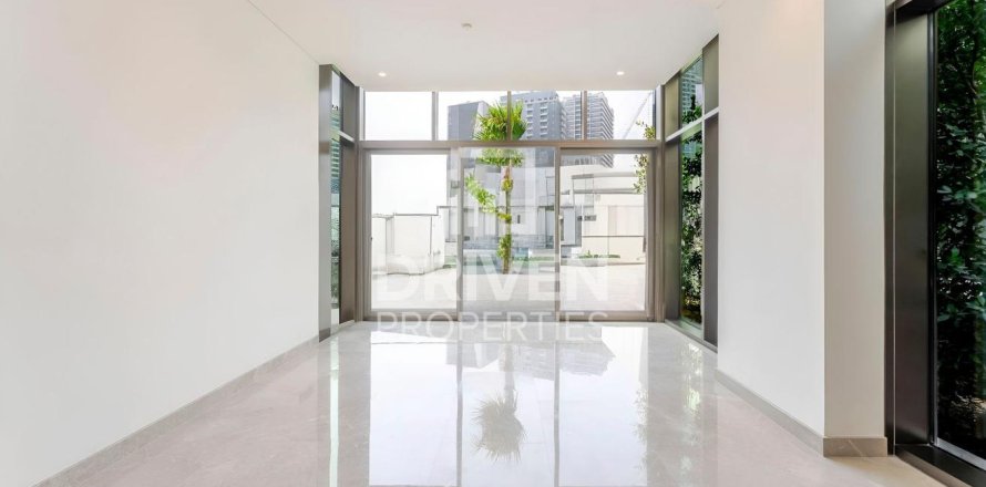 Appartamento a Business Bay, Dubai, EAU 3 camere da letto, 216.19 mq. № 768493