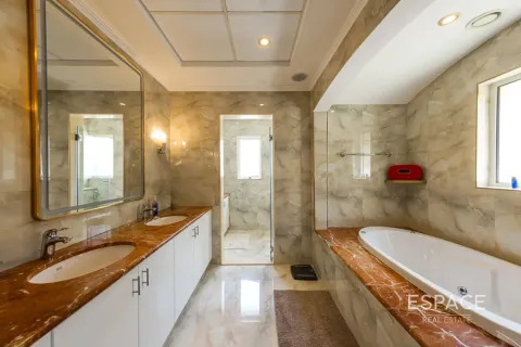 Villa te koop in Arabian Ranches, Dubai, VAE 7 slaapkamers, 590 vr.m., nr 661044 - foto 9