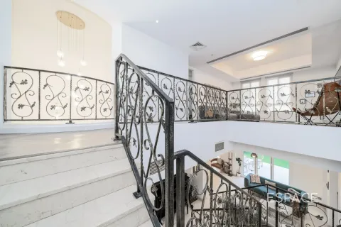 Villa in The Lakes, Dubai, UAE 3 bedrooms, 280 sq.m. № 661046 - photo 8