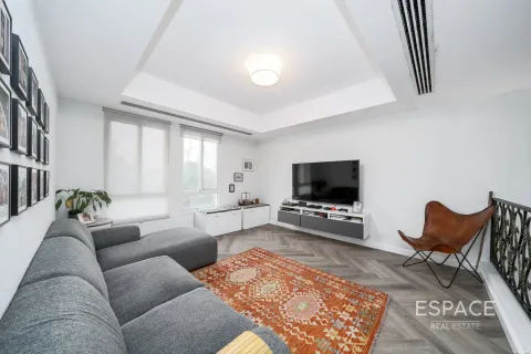 Villa in The Lakes, Dubai, UAE 3 bedrooms, 280 sq.m. № 661046 - photo 13