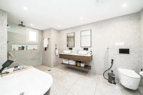 Villa in The Lakes, Dubai, UAE 3 bedrooms, 280 sq.m. № 661046 - photo 16