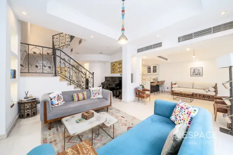 Villa in The Lakes, Dubai, UAE 3 bedrooms, 280 sq.m. № 661046 - photo 3