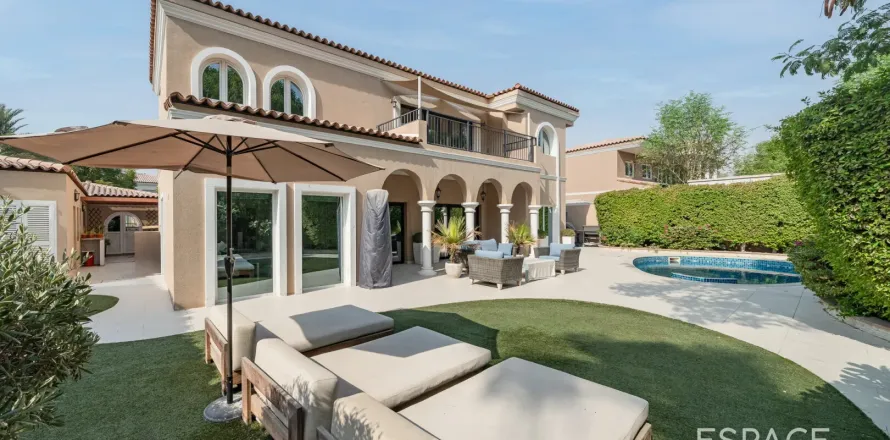 Villa in Green Community, Dubai, UAE 5 bedrooms, 577 sq.m. № 661048