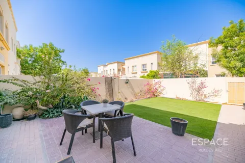 Vilë në The Springs, Dubai, Emiratet e Bashkuara Arabe 2 dhoma gjumi, 153 m2. № 650100 - Foto 11