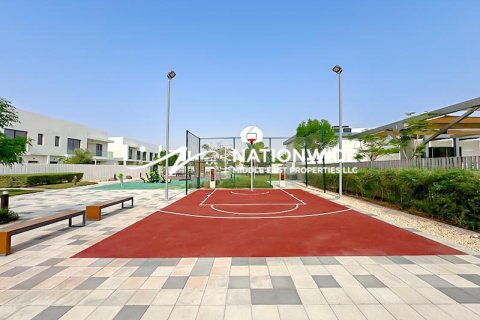 Dúplex en venta en Abu Dhabi, EAU 3 dormitorios, 397 m2 № 678592 - foto 13