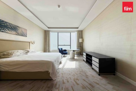 Apartment in Palm Jumeirah, Dubai, UAE 48.7 sq.m. № 705729 - photo 5
