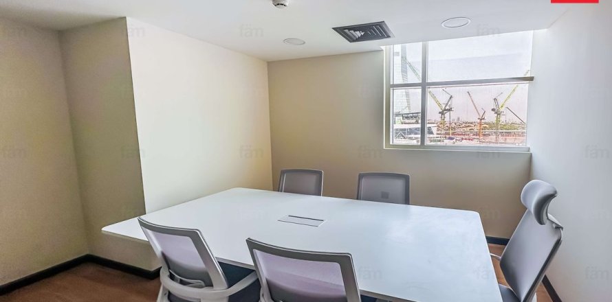 Zyrë në Dubai, Emiratet e Bashkuara Arabe 70.8 m2. № 655921