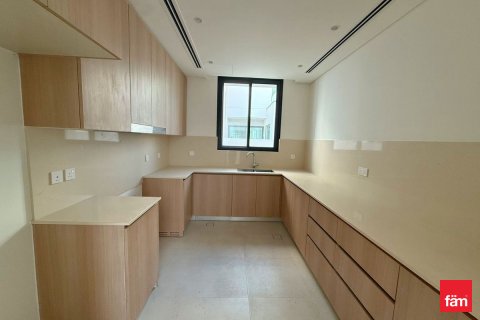 Villa te huur in Dubai, VAE 4 slaapkamers, 458.5 vr.m., nr 687226 - foto 4