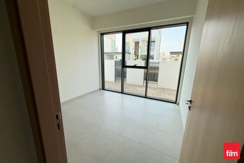 Villa te huur in Dubai, VAE 4 slaapkamers, 458.5 vr.m., nr 687226 - foto 5