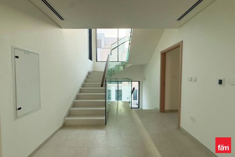 Villa te huur in Dubai, VAE 4 slaapkamers, 458.5 vr.m., nr 687226 - foto 6