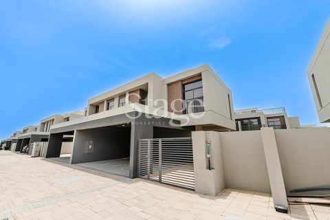 Villa in Dubai South (Dubai World Central), Dubai, UAE 4 bedrooms, 324 sq.m. № 639002 - photo 30