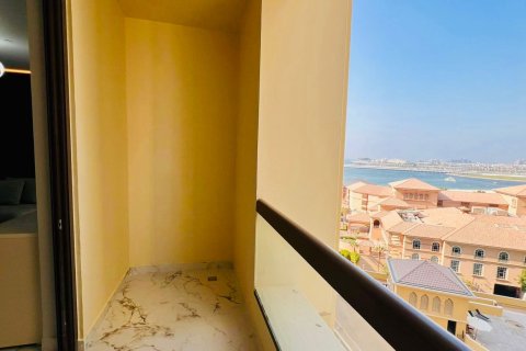 Lägenhet till försäljning i Jumeirah Beach Residence, Dubai, UAE 1 rum, 66 kvm Nr. 720555 - fotografi 3