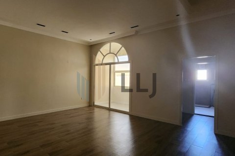 Villa en alquiler en Al Bateen, Abu Dhabi, EAU 4 dormitorios, 325.2 m2 № 669020 - foto 12