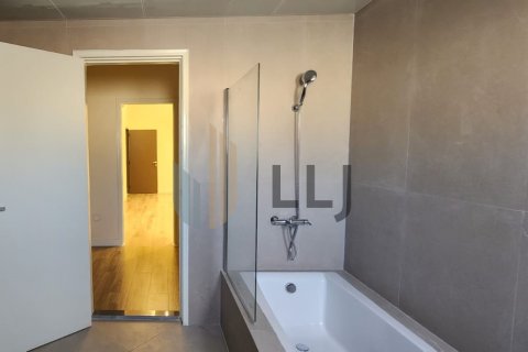 Villa en alquiler en Al Bateen, Abu Dhabi, EAU 4 dormitorios, 325.2 m2 № 669020 - foto 15