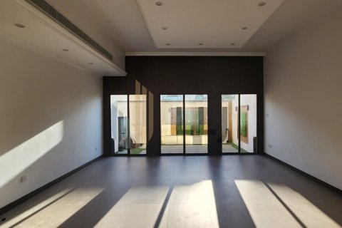 Villa en alquiler en Al Bateen, Abu Dhabi, EAU 4 dormitorios, 325.2 m2 № 669020 - foto 6