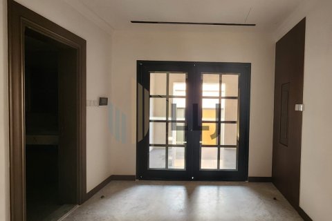 Villa en alquiler en Al Bateen, Abu Dhabi, EAU 4 dormitorios, 325.2 m2 № 669020 - foto 11